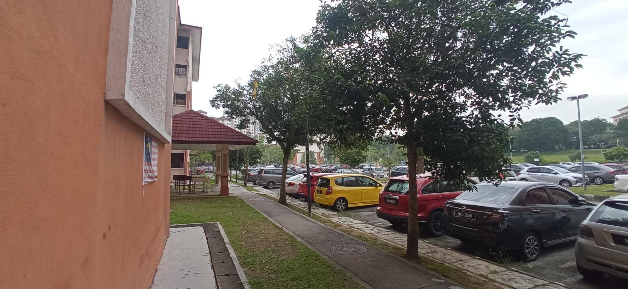M.Fr Homestay Pangsapuri Putra Damai Putrajaya Exteriör bild